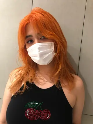 ミディアム カラー 古屋 花織のヘアスタイル