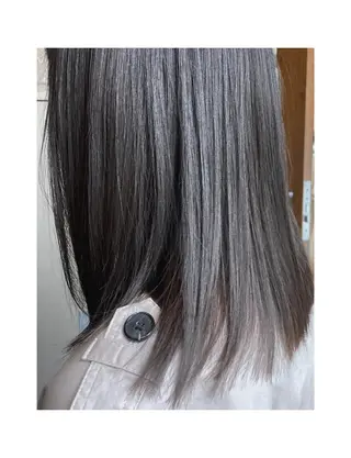 セミロング カラー タカノ アツコのヘアスタイル