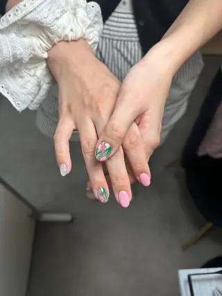 ネイル ATELIERHARLOW所属・nailist MOEのネイルデザイン