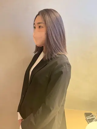 セミロング ミルクティーベージュ outaのヘアスタイル