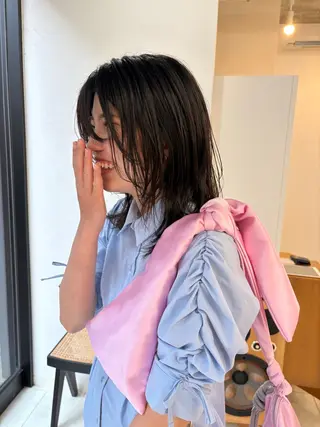 ミディアム NOUN所属・eri kinjoのヘアスタイル