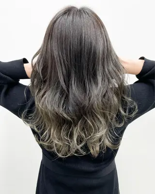 セミロング カラー ヘアアレンジ 🦄インナーカラー 🦄貫井彩花のヘアスタイル