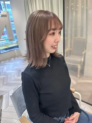 ミディアム カラー ベージュ/インナー カラー🤍Rieのヘアスタイル