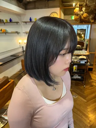 ミディアム カラー HOMIE TOKYO所属・sora / 渋谷 / ハイトーンのヘアスタイル