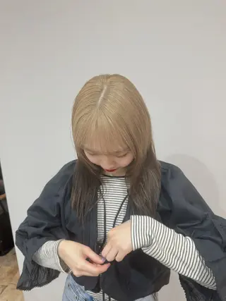 ミディアム カラー 川端 明莉のヘアスタイル