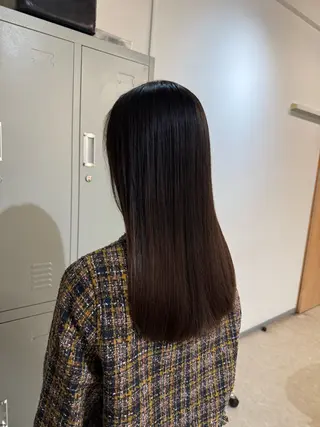 セミロング 似合わせカット🫧 🍒艶カラーのヘアスタイル