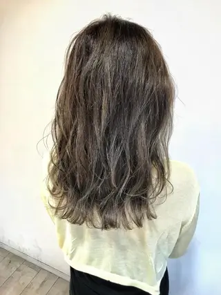 セミロング カラー MIRU by INCE HAIR所属・chiyo yasuのヘアスタイル