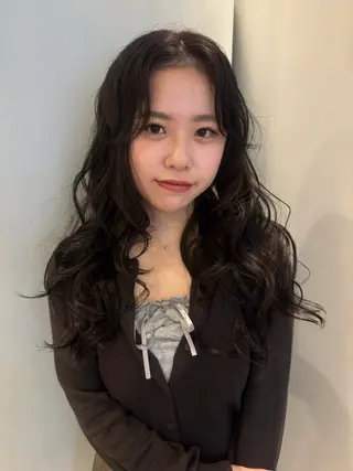 ロング カラー lot Karen /レイヤー 艶カラーのヘアスタイル