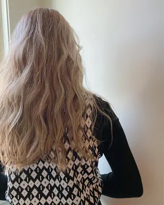 ロング カラー 美髪ストレート 川本雄己のヘアスタイル