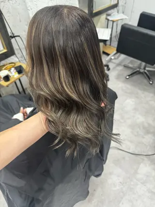 ミディアム カットカラー🩷 五島桜樫のヘアスタイル