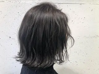 セミロング カラー 松本 夏海のヘアスタイル