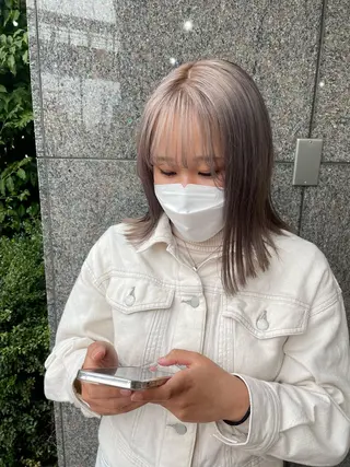 カラー BLANCA　HAIR西尾所属・新納 杏奈のヘアスタイル