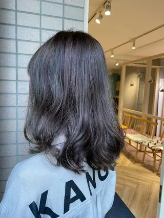 ミディアム BiBi 藤野あゆみのヘアスタイル