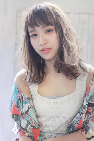 ミディアム カラー WEG所属・韓国レイヤー/艶髪 WATSUKIのヘアスタイル