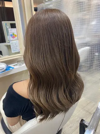 セミロング カラー 市川 博紀 副店長のヘアスタイル