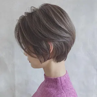 ミディアム カラー _WHITE 難波本店のヘアスタイル