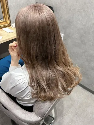 ロング カラー 廣瀬 あずさのヘアスタイル