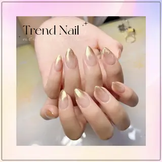 ミディアム トレンド ネイル スタジオのネイルデザイン