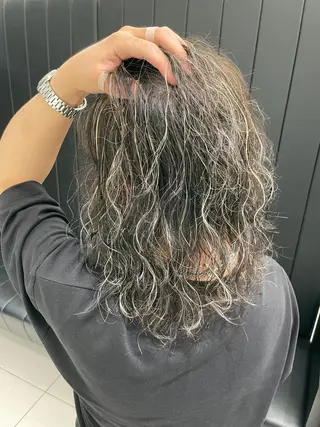 カラー メンズ 海外レイヤー/赤み 消しカラー/上原聖奈のヘアスタイル