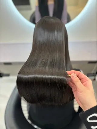 セミロング 塩入ひろの、韓国ヘア 梅田/束感まつ毛のヘアスタイル