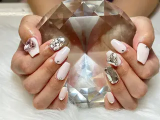 ネイル Mona【パラジェル ・長さ出し専門店】のネイルデザイン