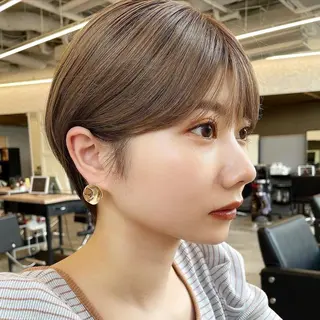 ショート カラー レイヤー/ショート透 明感カラー/西田祐賀のヘアスタイル