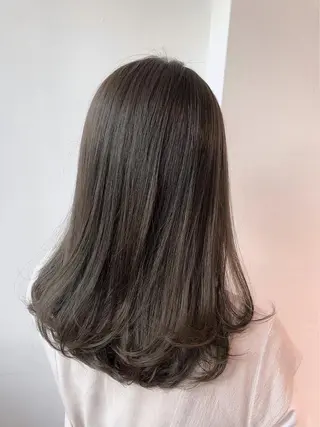 ロング 透明感♡グレージュ ♡ミルクティー♡のヘアスタイル