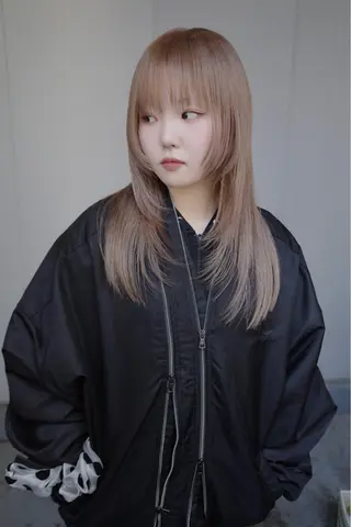 ミディアム カラー SALOWIN所属・ブリーチ🧹 ボブ✨レイヤーのヘアスタイル