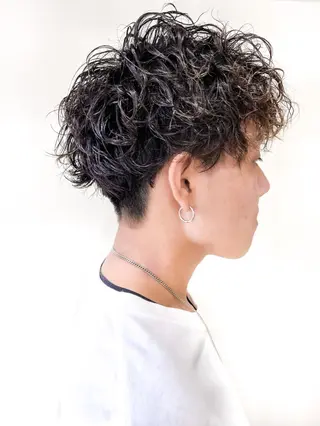 パーマ メンズ ハイトーンカラー RYUのヘアスタイル