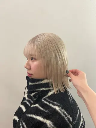 ミディアム ハイトーンカラー 優海のヘアスタイル