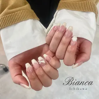 ネイル Bianca 石井🎀のネイルデザイン
