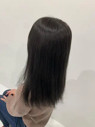 ロング カラー TAKUMI .のヘアスタイル