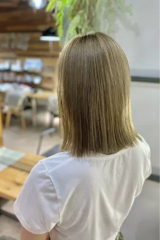 ミディアム カラー 菊地 紗矢のヘアスタイル