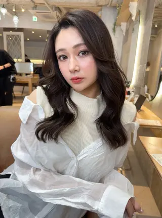 セミロング Kanami/韓国風 /艶カラーのヘアスタイル