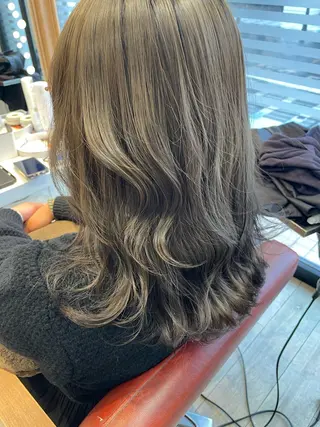 セミロング カラー ✨横須賀髪質改善✨️ 加藤 百音のヘアスタイル