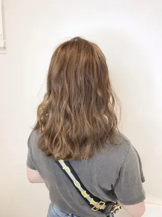 ミディアム カラー ボブ・レイヤーカット 吉敷航一のヘアスタイル