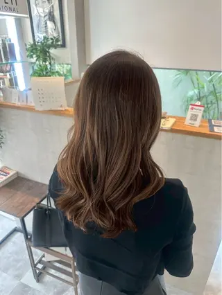 ロング カラー bifino moda所属・山口 凛のヘアスタイル