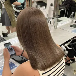 ミディアム 🍒透明感カラー🌨 🥕ハイトーンカラーのヘアスタイル