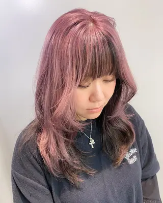 セミロング カラー ウルフカットモデル 🧃Shionのヘアスタイル