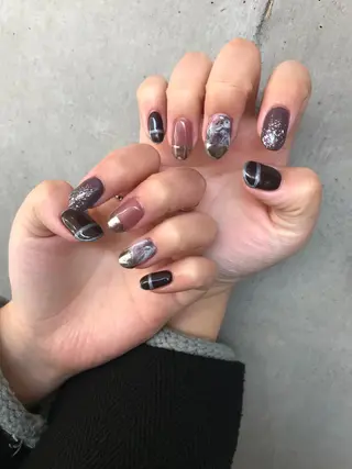 ミディアム カラー ネイル マツエク・マツパ viewstokyo所属・mana 暖色カラーカットのヘアスタイル