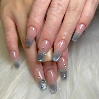 ネイル . 未來のネイルデザイン