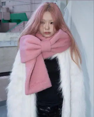 カラー rinka/暖色 ブリーチのヘアスタイル