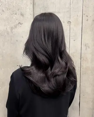 セミロング カラー 💐綺麗めレイヤー 、透明感カラー✨のヘアスタイル