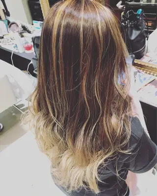 ロング oshare tom (スタイリスト)所属・人気🌻《髪質改善》 平井 綾乃のヘアスタイル