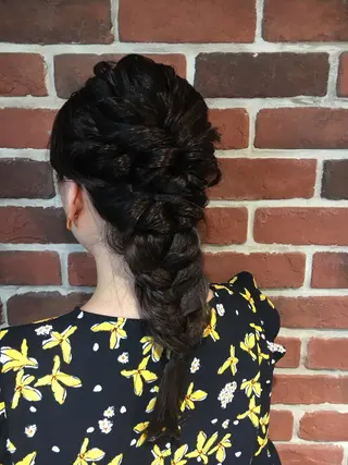 セミロング ヘアアレンジ 野崎 ひかりのヘアスタイル