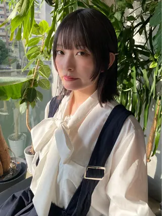 ミディアム カラー 似合わせカット レイヤーボブウルフのヘアスタイル