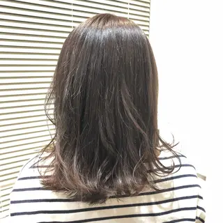 カラー 伊東 彩花のヘアスタイル