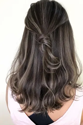 ミディアム 可児 令路のヘアスタイル