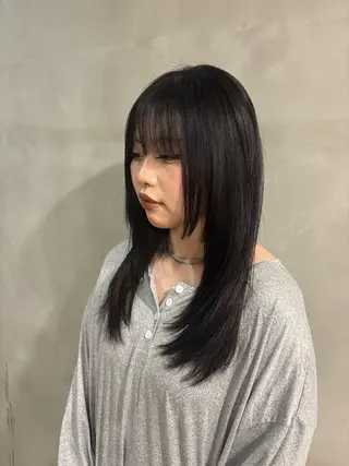 セミロング そうや🐺ブリーチ/ デザインカラーのヘアスタイル