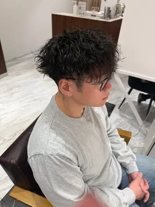 パーマ メンズ ウォーレントリコミ ニューヨーク所属・メンズ特化 北爪 龍一のヘアスタイル